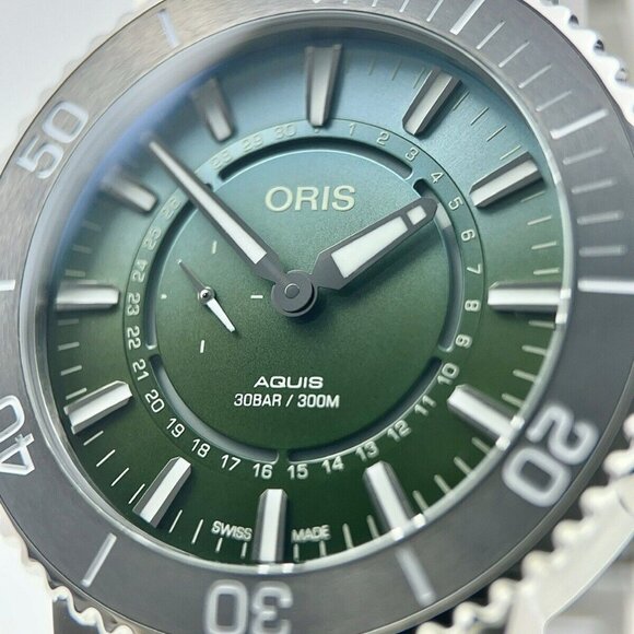 Oris Aquis Dat Watt LE Stainless Steel 43.5mm Automatic Men’s Watch 7734 - Picture 2 of 10